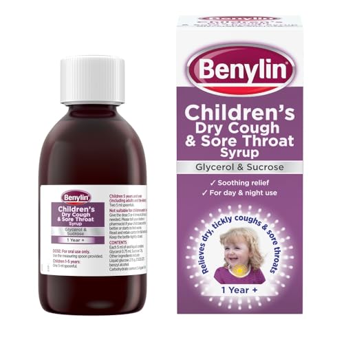 A 125ml bottle of Benylin Children’s Dry Cough And Sore Throat Syrup, beside its box, provides non-drowsy relief for kids aged 1 and up. With soothing glycerol and sucrose, it effectively eases dry coughs and sore throats.