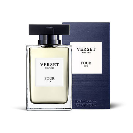 A 100ml Verset Pour Eau de Parfum, in a clear glass bottle with a black cap, stands elegantly before a matching navy blue box. It contains a pale yellow liquid that exudes enchanting Orange Blossom notes.